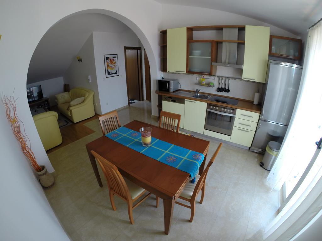 Apartments Romana سلاتين الغرفة الصورة
