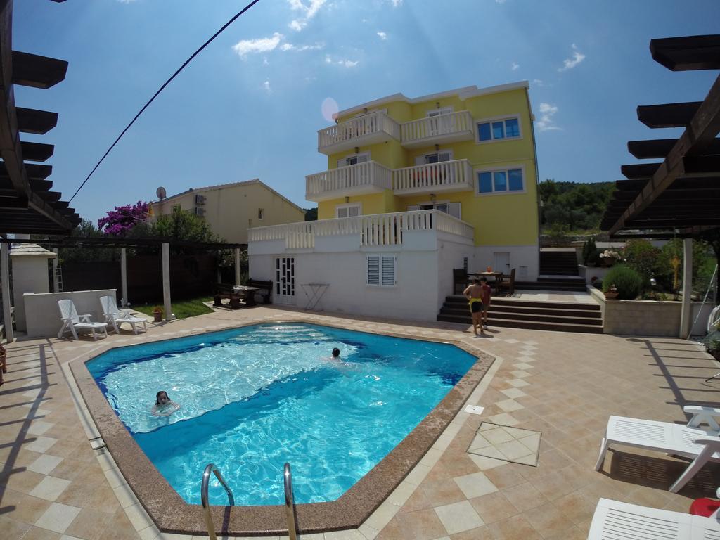 Apartments Romana سلاتين المظهر الخارجي الصورة