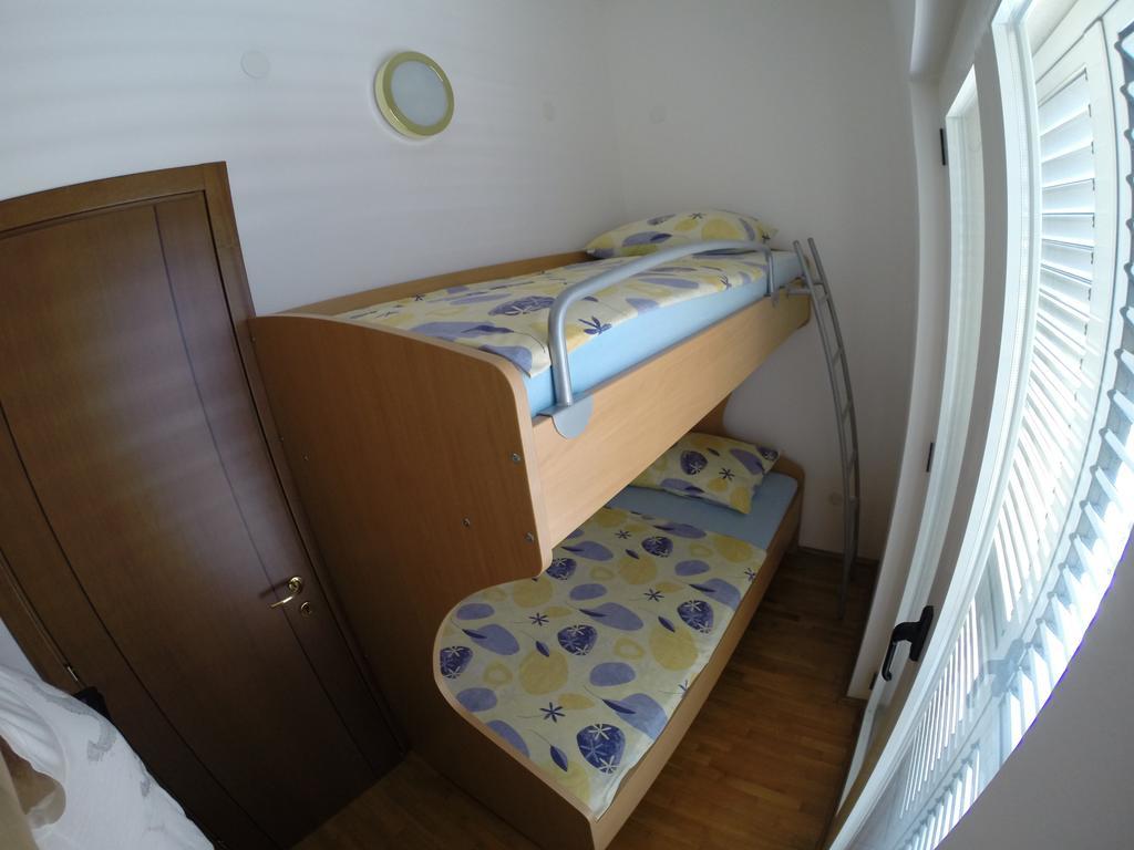 Apartments Romana سلاتين الغرفة الصورة
