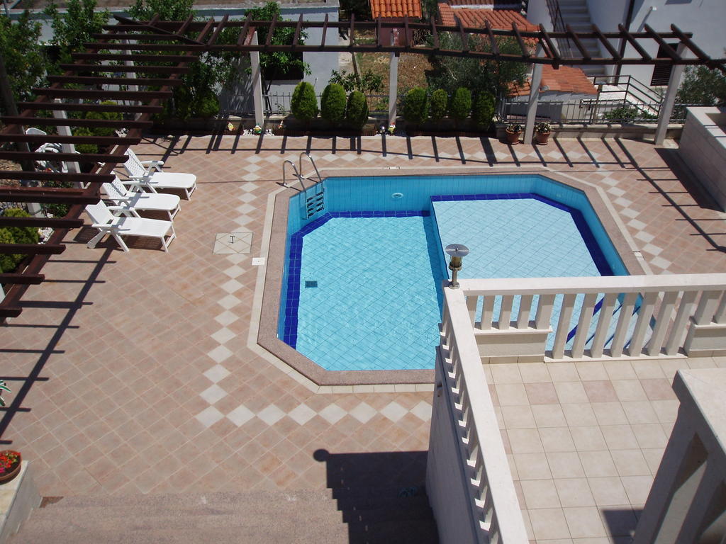 Apartments Romana سلاتين الغرفة الصورة
